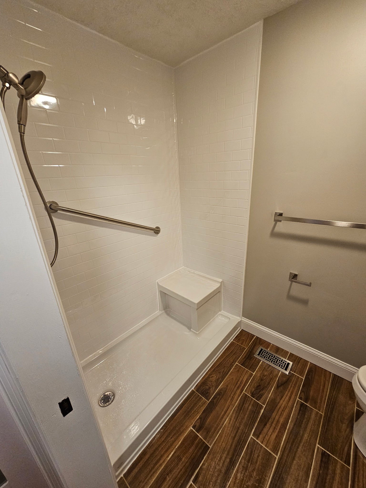 Bathroom Floor – DHM Construction Inc.
