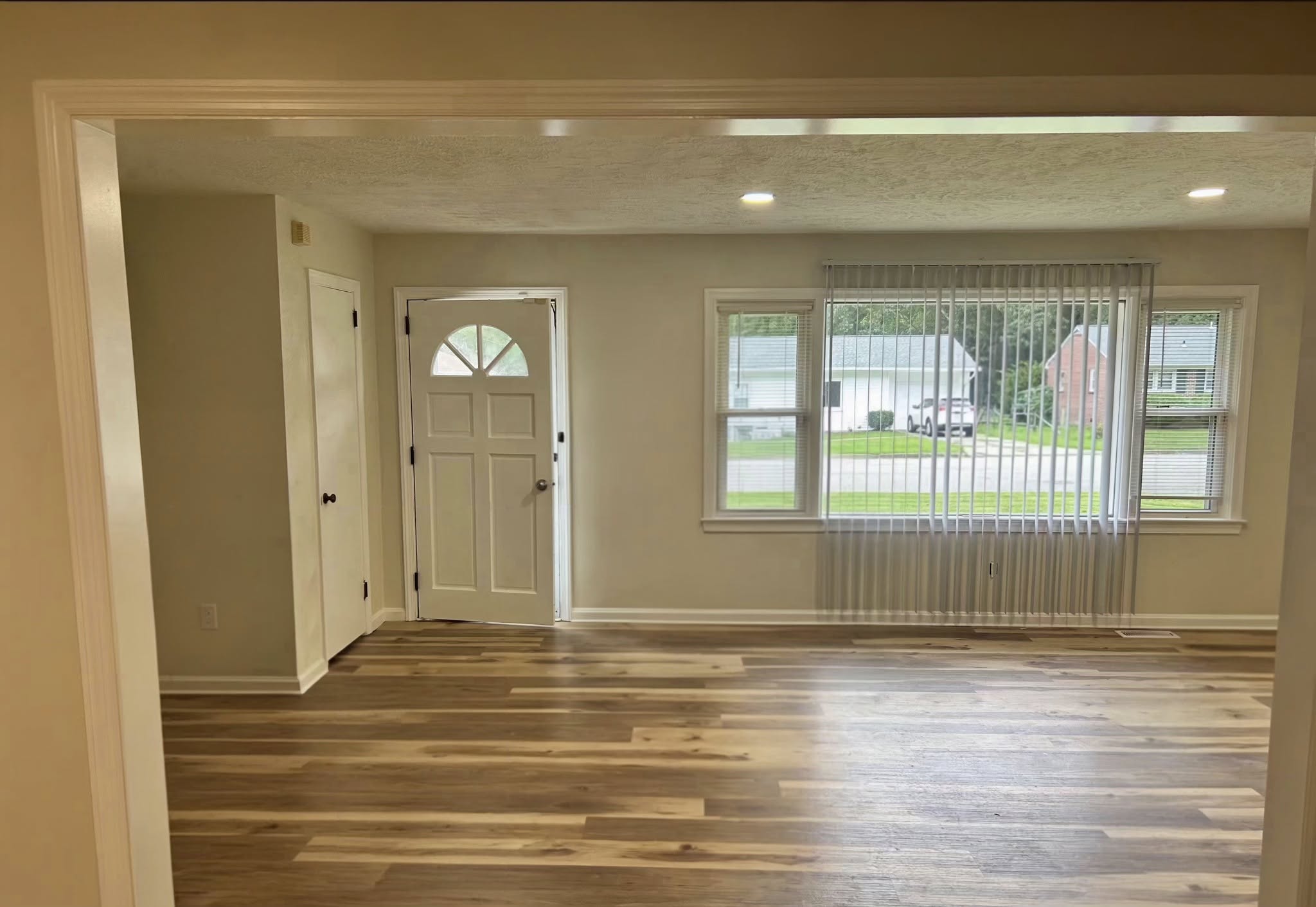 Living Room – After – DHM Construction Inc.